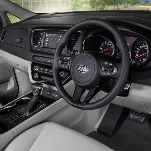 7 Seater Car Rental Dubai