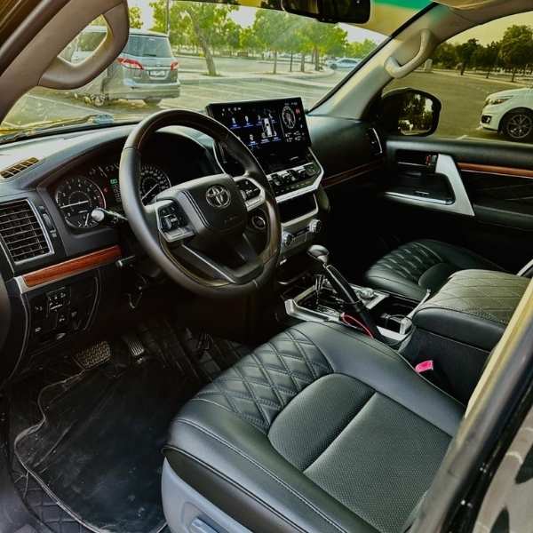 7 Seater Car Rental Dubai