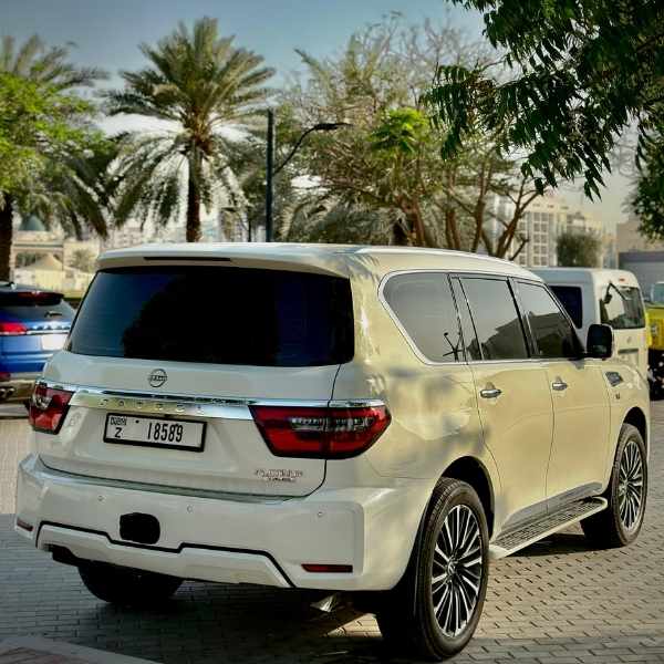 7 Seater Car Rental Dubai