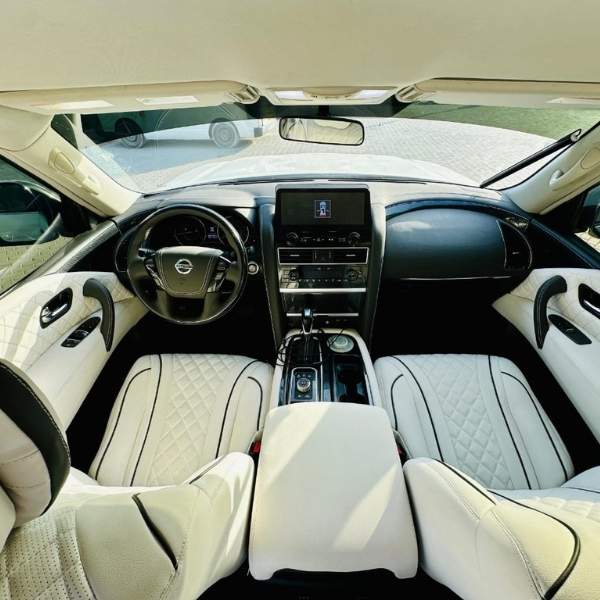 7 Seater Car Rental Dubai