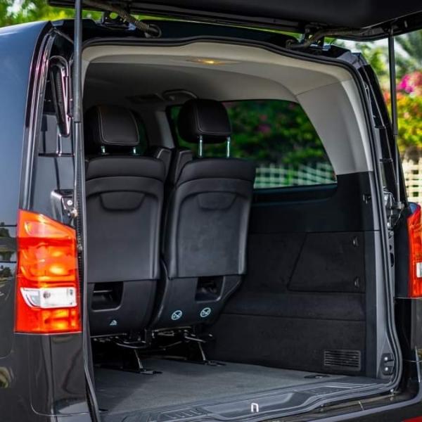 7 Seater Car Rental Dubai